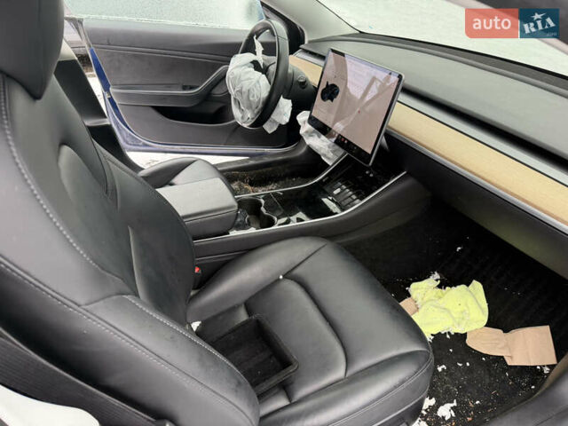 Синій Тесла Модель 3, об'ємом двигуна 0 л та пробігом 98 тис. км за 10700 $, фото 12 на Automoto.ua