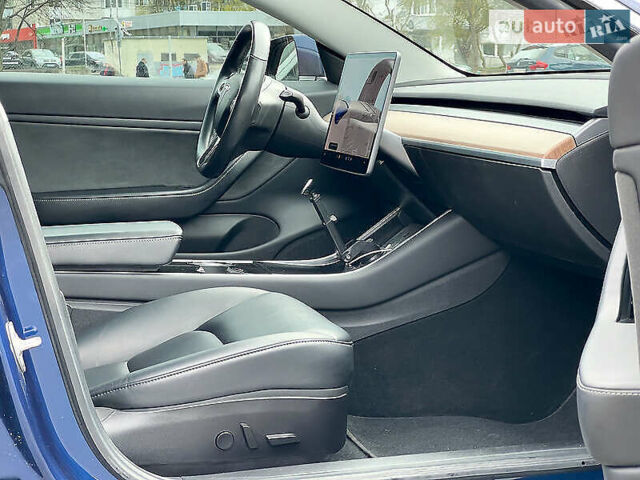 Синий Тесла Модель 3, объемом двигателя 0 л и пробегом 118 тыс. км за 21000 $, фото 7 на Automoto.ua