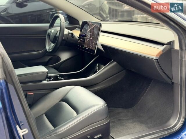 Синий Тесла Модель 3, объемом двигателя 0 л и пробегом 105 тыс. км за 13800 $, фото 12 на Automoto.ua