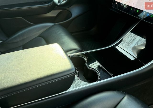 Синій Тесла Модель 3, об'ємом двигуна 0 л та пробігом 110 тис. км за 17000 $, фото 21 на Automoto.ua