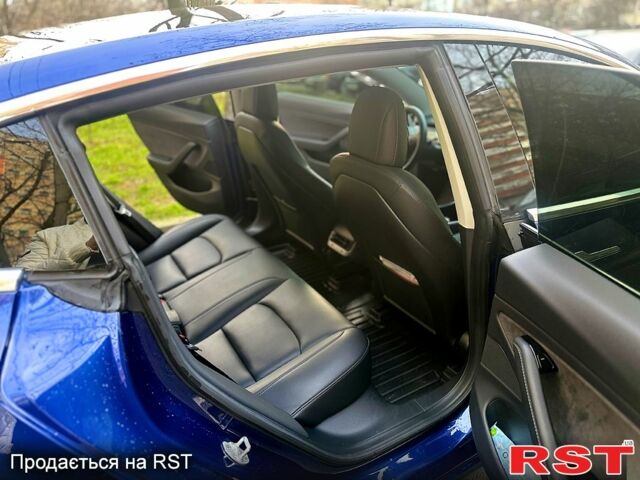 Синій Тесла Модель 3, об'ємом двигуна 0 л та пробігом 120 тис. км за 17000 $, фото 10 на Automoto.ua