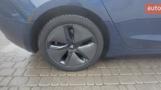 Синий Тесла Модель 3, объемом двигателя 0 л и пробегом 62 тыс. км за 20000 $, фото 4 на Automoto.ua