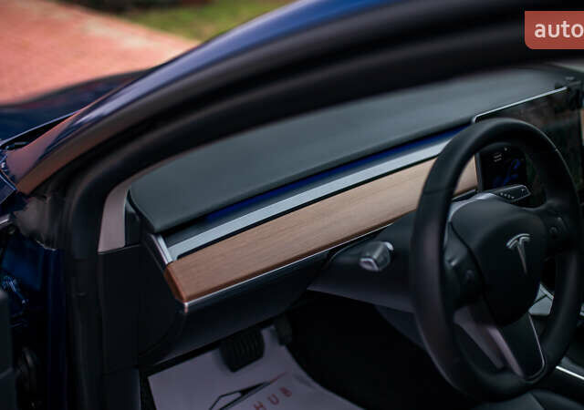 Синій Тесла Модель 3, об'ємом двигуна 0 л та пробігом 77 тис. км за 19999 $, фото 56 на Automoto.ua