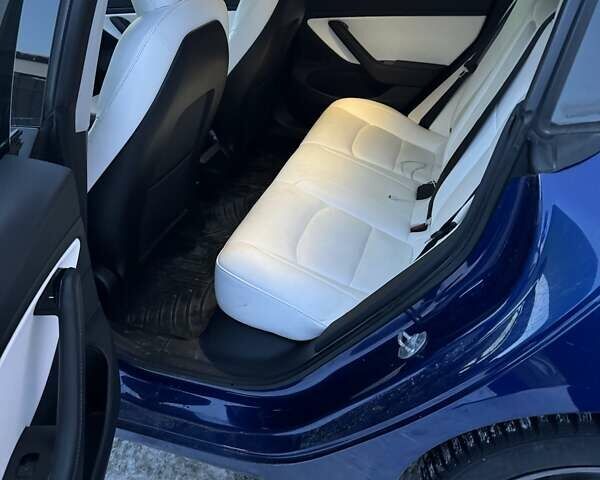 Синий Тесла Модель 3, объемом двигателя 0 л и пробегом 68 тыс. км за 17900 $, фото 3 на Automoto.ua