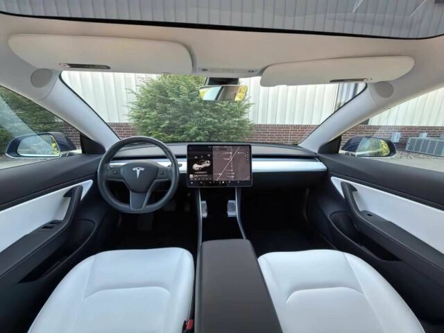 Синий Тесла Модель 3, объемом двигателя 0 л и пробегом 37 тыс. км за 6832 $, фото 9 на Automoto.ua