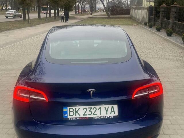 Синий Тесла Модель 3, объемом двигателя 0 л и пробегом 92 тыс. км за 28499 $, фото 3 на Automoto.ua
