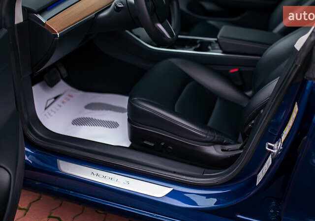 Синій Тесла Модель 3, об'ємом двигуна 0 л та пробігом 77 тис. км за 19999 $, фото 47 на Automoto.ua