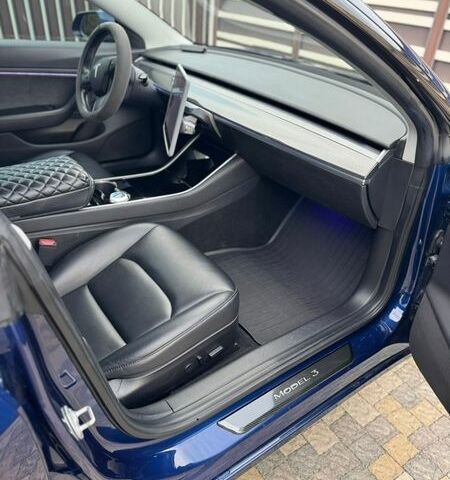 Синий Тесла Модель 3, объемом двигателя 0 л и пробегом 105 тыс. км за 16300 $, фото 7 на Automoto.ua