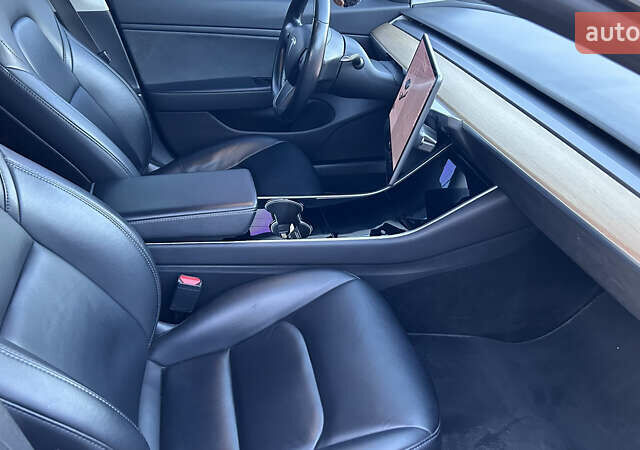 Синий Тесла Модель 3, объемом двигателя 0 л и пробегом 190 тыс. км за 17700 $, фото 26 на Automoto.ua
