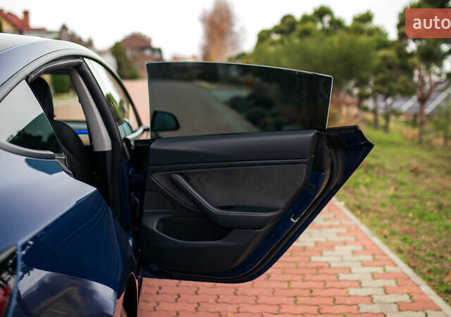 Синій Тесла Модель 3, об'ємом двигуна 0 л та пробігом 77 тис. км за 19999 $, фото 20 на Automoto.ua