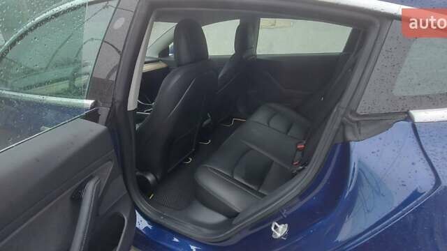 Синий Тесла Модель 3, объемом двигателя 0 л и пробегом 62 тыс. км за 20000 $, фото 8 на Automoto.ua