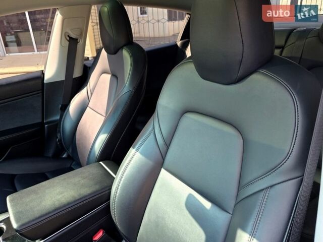 Синій Тесла Модель 3, об'ємом двигуна 0 л та пробігом 76 тис. км за 16700 $, фото 43 на Automoto.ua