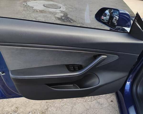 Синій Тесла Модель 3, об'ємом двигуна 0 л та пробігом 180 тис. км за 17400 $, фото 25 на Automoto.ua