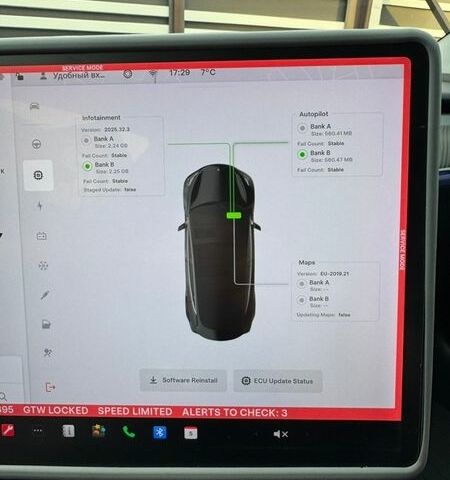 Синий Тесла Модель 3, объемом двигателя 0 л и пробегом 105 тыс. км за 16300 $, фото 20 на Automoto.ua