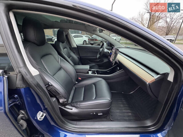 Синий Тесла Модель 3, объемом двигателя 0 л и пробегом 114 тыс. км за 19500 $, фото 15 на Automoto.ua