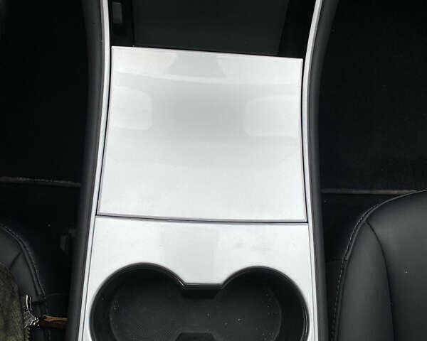 Синий Тесла Модель 3, объемом двигателя 0 л и пробегом 40 тыс. км за 35000 $, фото 29 на Automoto.ua