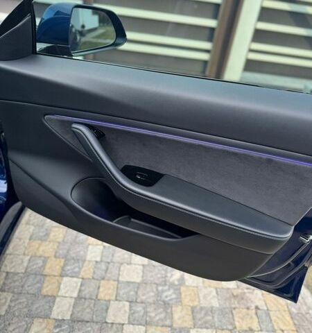 Синий Тесла Модель 3, объемом двигателя 0 л и пробегом 105 тыс. км за 16300 $, фото 10 на Automoto.ua