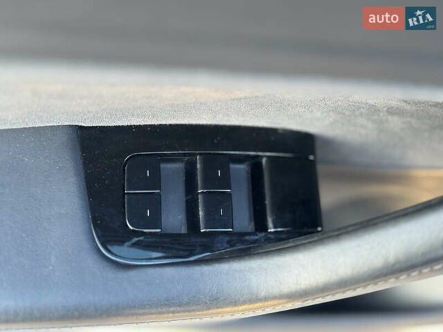 Синий Тесла Модель 3, объемом двигателя 0 л и пробегом 98 тыс. км за 15500 $, фото 11 на Automoto.ua