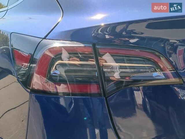 Синій Тесла Модель 3, об'ємом двигуна 0 л та пробігом 71 тис. км за 15840 $, фото 10 на Automoto.ua
