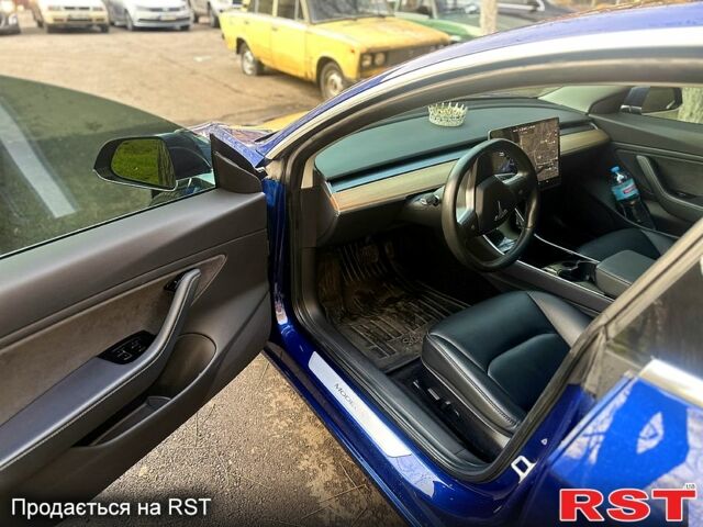 Синій Тесла Модель 3, об'ємом двигуна 0 л та пробігом 120 тис. км за 17000 $, фото 12 на Automoto.ua
