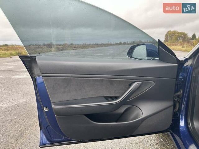 Синий Тесла Модель 3, объемом двигателя 0 л и пробегом 163 тыс. км за 22500 $, фото 23 на Automoto.ua