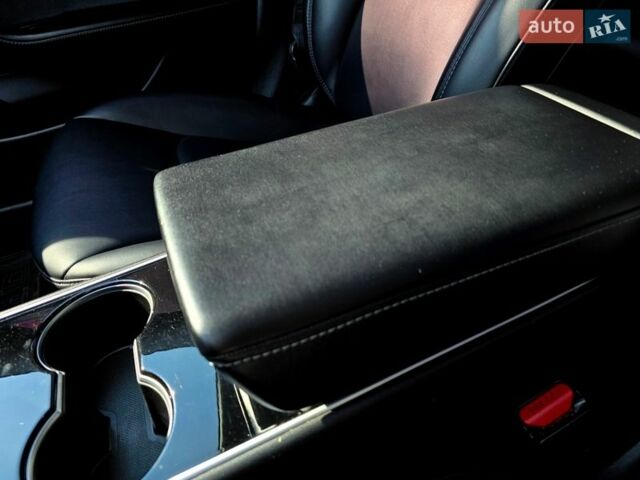 Синій Тесла Модель 3, об'ємом двигуна 0 л та пробігом 76 тис. км за 16700 $, фото 39 на Automoto.ua