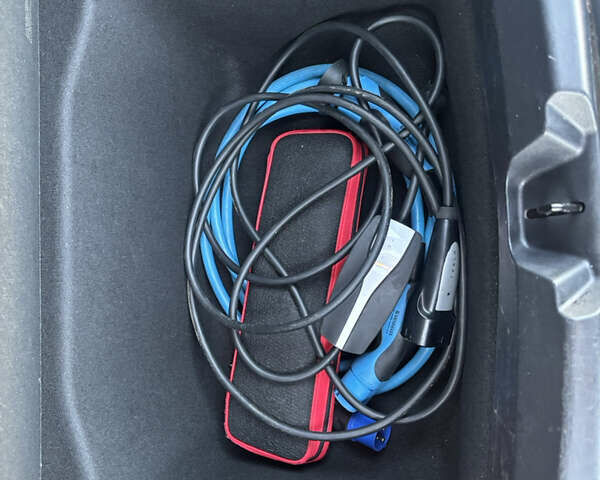 Синий Тесла Модель 3, объемом двигателя 0 л и пробегом 122 тыс. км за 16500 $, фото 11 на Automoto.ua