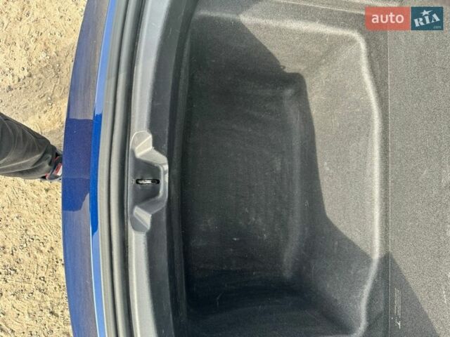 Синій Тесла Модель 3, об'ємом двигуна 0 л та пробігом 135 тис. км за 15500 $, фото 11 на Automoto.ua