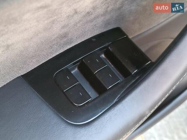 Тесла Модель 3 2019 у Харкові на Automoto.ua Синій Тесла Модель 3, об'ємом двигуна 0 л та пробігом 71 тис. км за 15430 $, фото 22 на Automoto.ua