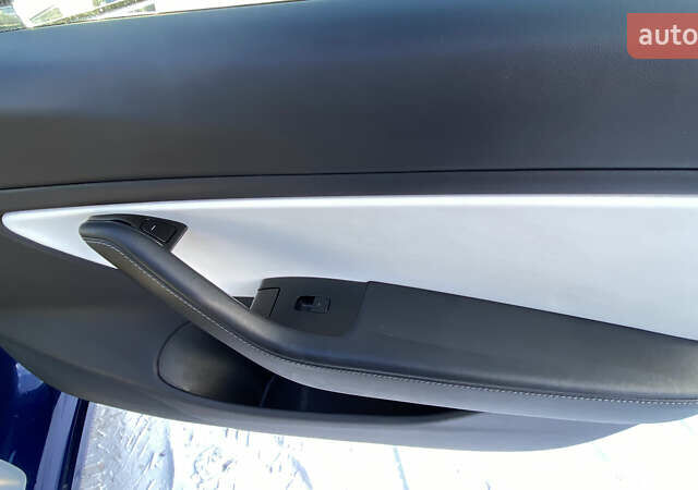 Синий Тесла Модель 3, объемом двигателя 0 л и пробегом 155 тыс. км за 17800 $, фото 63 на Automoto.ua