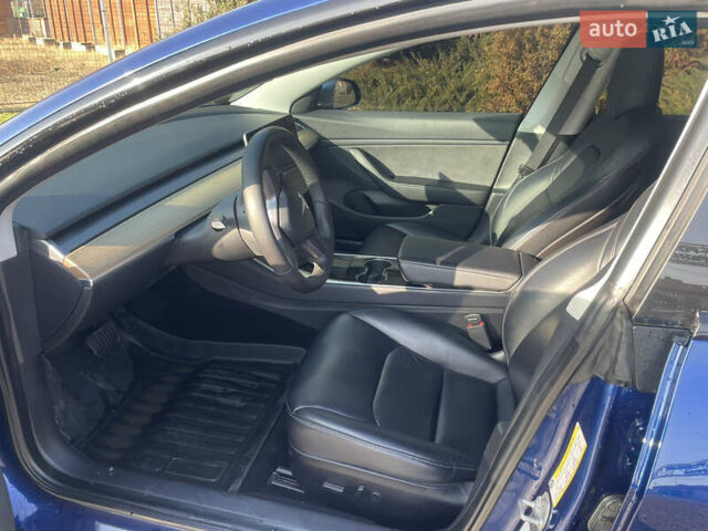 Синий Тесла Модель 3, объемом двигателя 0 л и пробегом 83 тыс. км за 15500 $, фото 2 на Automoto.ua