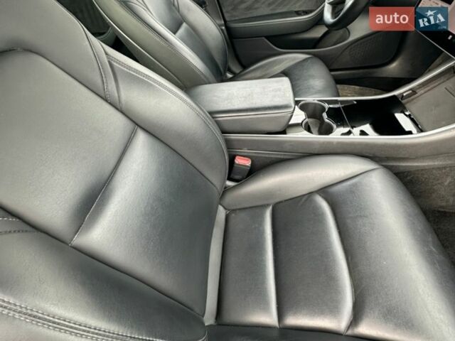 Синій Тесла Модель 3, об'ємом двигуна 0 л та пробігом 135 тис. км за 15500 $, фото 15 на Automoto.ua