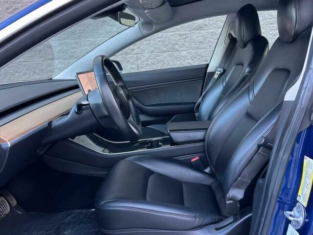 Синий Тесла Модель 3, объемом двигателя 0 л и пробегом 36 тыс. км за 6900 $, фото 8 на Automoto.ua