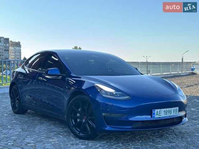Синий Тесла Модель 3, объемом двигателя 0 л и пробегом 123 тыс. км за 17900 $, фото 1 на Automoto.ua