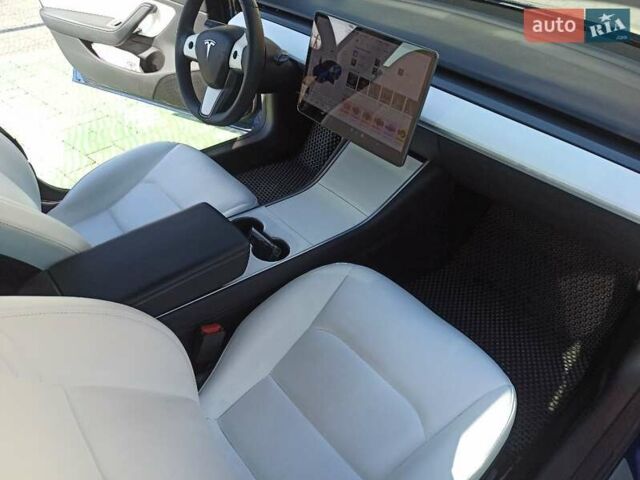 Синий Тесла Модель 3, объемом двигателя 0 л и пробегом 53 тыс. км за 20500 $, фото 16 на Automoto.ua