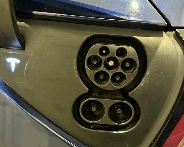 Синий Тесла Модель 3, объемом двигателя 0 л и пробегом 140 тыс. км за 15400 $, фото 12 на Automoto.ua
