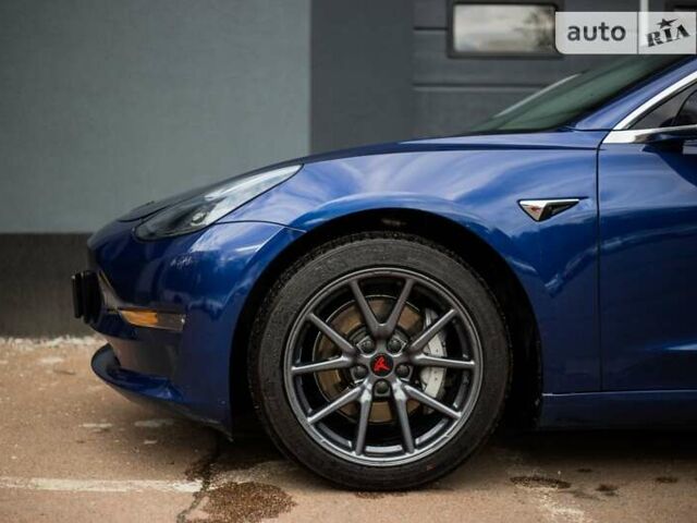 Синий Тесла Модель 3, объемом двигателя 0 л и пробегом 47 тыс. км за 25499 $, фото 3 на Automoto.ua