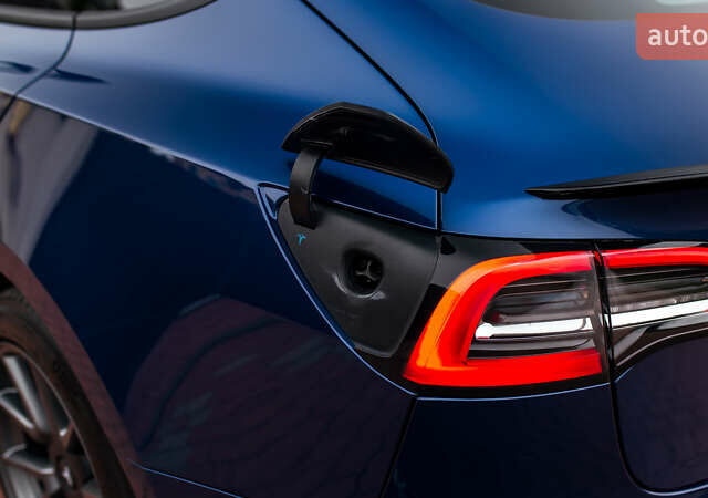 Синій Тесла Модель 3, об'ємом двигуна 0 л та пробігом 77 тис. км за 19999 $, фото 21 на Automoto.ua