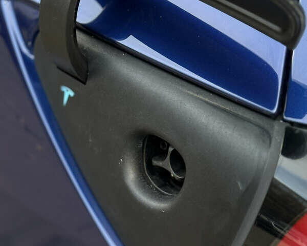 Синій Тесла Модель 3, об'ємом двигуна 0 л та пробігом 111 тис. км за 15000 $, фото 30 на Automoto.ua