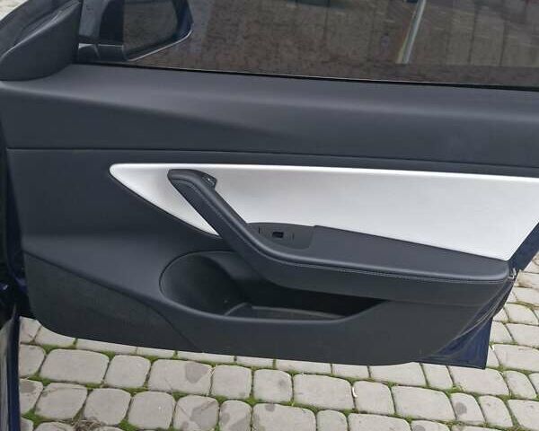 Синий Тесла Модель 3, объемом двигателя 0 л и пробегом 106 тыс. км за 18100 $, фото 15 на Automoto.ua