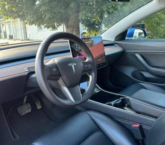 Синій Тесла Модель 3, об'ємом двигуна 0 л та пробігом 130 тис. км за 13200 $, фото 5 на Automoto.ua
