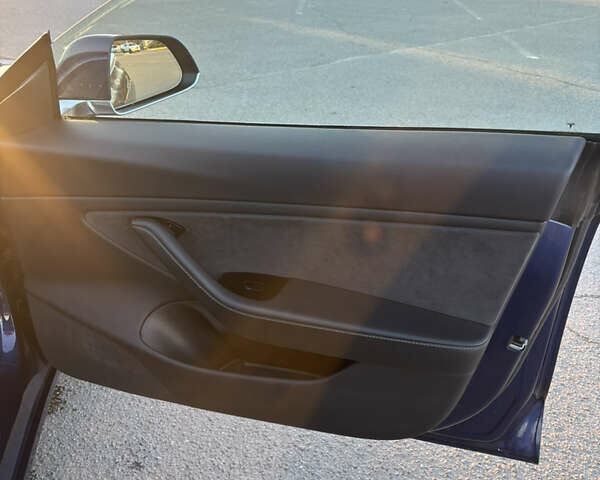 Синий Тесла Модель 3, объемом двигателя 0 л и пробегом 122 тыс. км за 16500 $, фото 14 на Automoto.ua