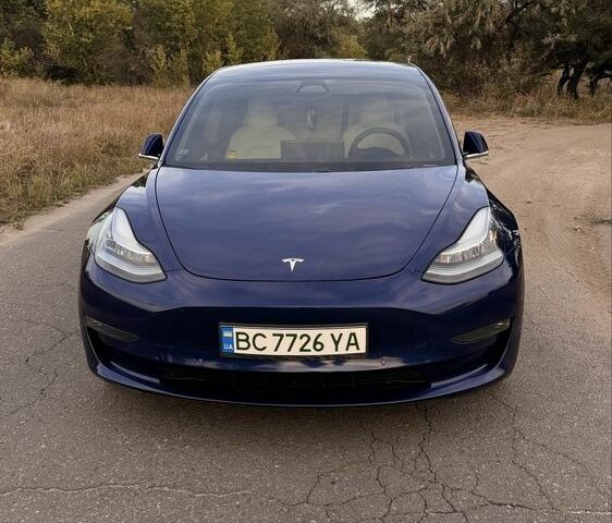 Синій Тесла Модель 3, об'ємом двигуна 0 л та пробігом 92 тис. км за 16500 $, фото 11 на Automoto.ua