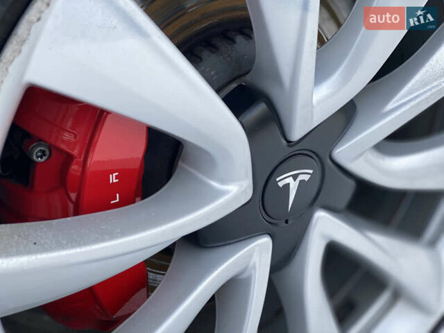 Синий Тесла Модель 3, объемом двигателя 0 л и пробегом 155 тыс. км за 17800 $, фото 24 на Automoto.ua