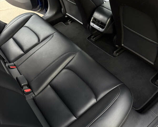 Синій Тесла Модель 3, об'ємом двигуна 0 л та пробігом 111 тис. км за 15000 $, фото 10 на Automoto.ua