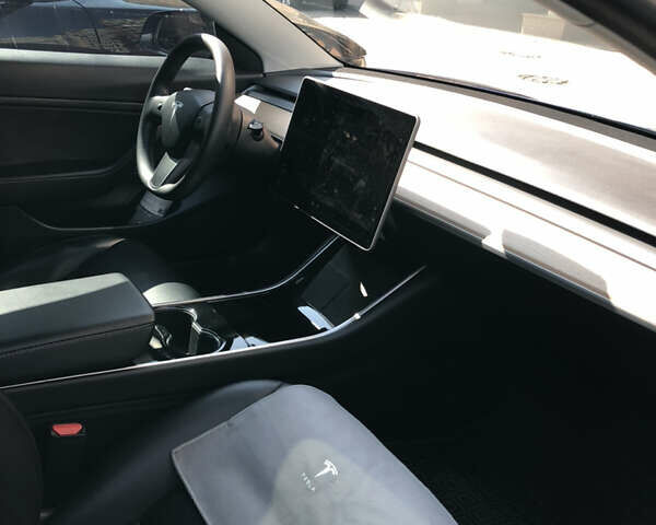 Синій Тесла Модель 3, об'ємом двигуна 0 л та пробігом 92 тис. км за 19999 $, фото 4 на Automoto.ua