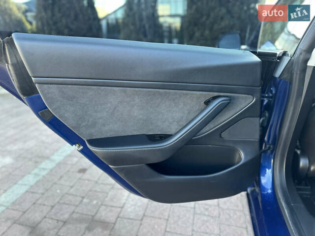 Синий Тесла Модель 3, объемом двигателя 0 л и пробегом 71 тыс. км за 17500 $, фото 90 на Automoto.ua