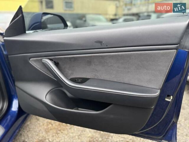 Синий Тесла Модель 3, объемом двигателя 0 л и пробегом 146 тыс. км за 19999 $, фото 15 на Automoto.ua