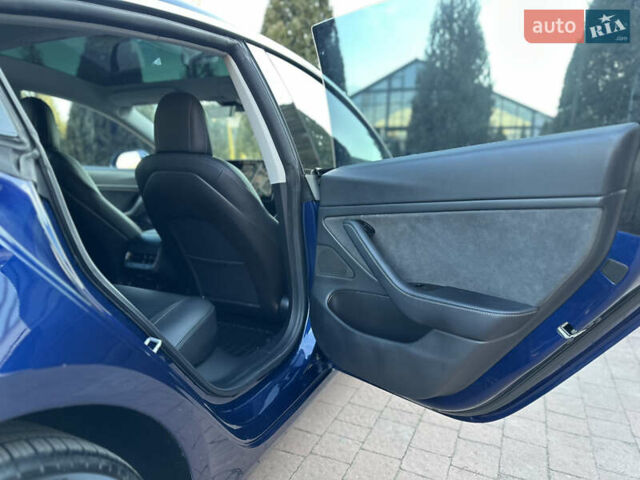 Синий Тесла Модель 3, объемом двигателя 0 л и пробегом 71 тыс. км за 17500 $, фото 82 на Automoto.ua