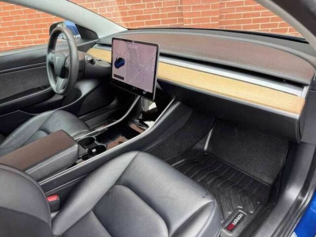 Синий Тесла Модель 3, объемом двигателя 0 л и пробегом 56 тыс. км за 13000 $, фото 15 на Automoto.ua